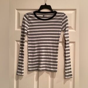 GAP FAVORITE 2007 Modern Stripe Long Sleeve Crewneck Top size XS.